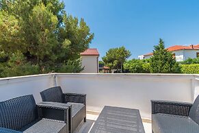 Apartments and Rooms Mery
