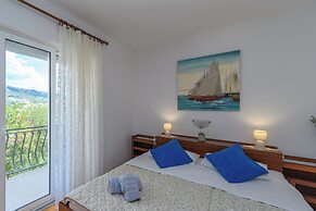 Apartments and Rooms Mery