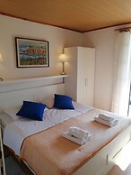 Apartments and Rooms Mery