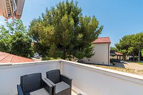 Apartments and Rooms Mery