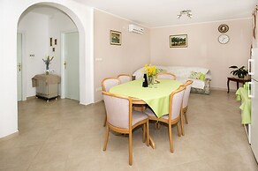 House Kuca Carevina