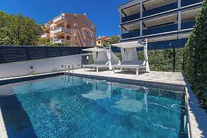 Villa Three Units