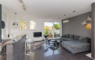 Apartment Black Star