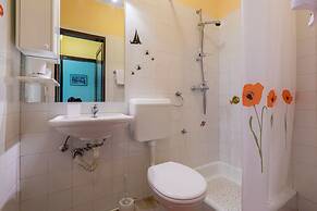Apartments and Rooms Dotli