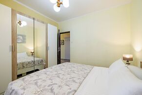 Apartments and Rooms Dotli