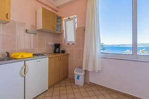 Apartments and Rooms Dotli