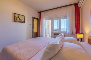 Apartments and Rooms Dotli