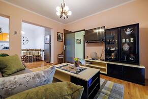 Apartments and Rooms Dotli