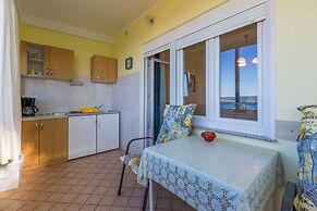 Apartments and Rooms Dotli