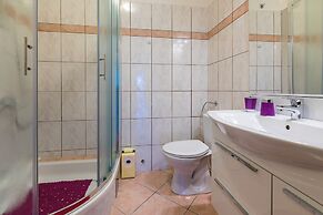 Apartments and Rooms Dotli