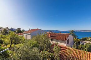 Apartments and Rooms Dotli