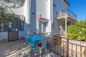 Apartments and Rooms Dotli