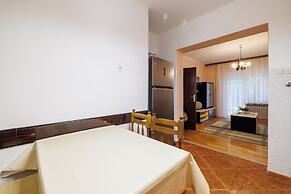 Apartments and Rooms Dotli