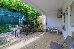 Apartments and Rooms Dotli