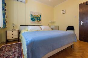 Apartments and Rooms Dotli