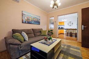 Apartments and Rooms Dotli