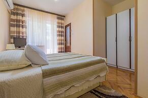 Apartments and Rooms Dotli