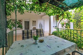 Apartments and Rooms Dotli