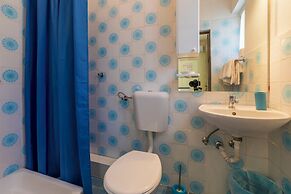 Apartments and Rooms Dotli