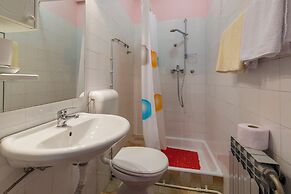 Apartments and Rooms Dotli