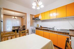 Apartments and Rooms Dotli