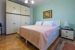 Apartments and Rooms Dotli