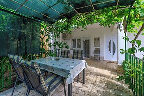Apartments and Rooms Dotli