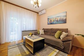 Apartments and Rooms Dotli