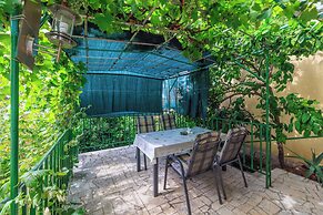 Apartments and Rooms Dotli