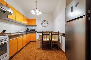 Apartments and Rooms Dotli