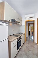 Apartment and Rooms Nikola