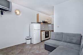 Apartment and Rooms Nikola