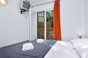 Apartment and Rooms Nikola
