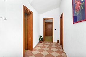 Apartment and Rooms Nikola