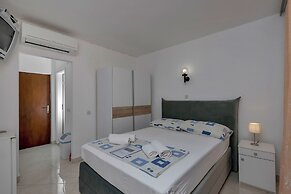 Apartment and Rooms Nikola