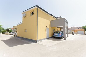 Apartment Tarle