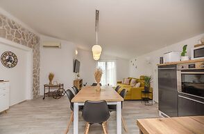Apartment Tarle