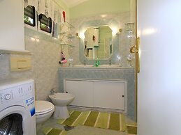 Apartment Colic