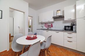 Apartments Pera