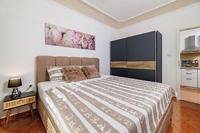 Apartments Pera