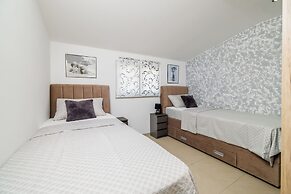 Apartments Pera