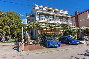Apartments Pera