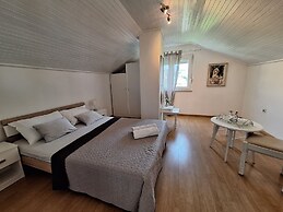 Apartments Marmar