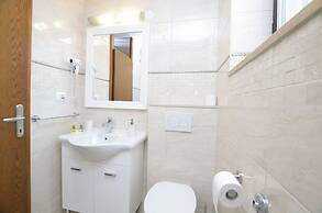 Apartments Ljubomir