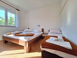Apartments Mirko R