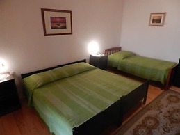 Apartments and Rooms Ana