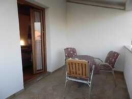 Apartments and Rooms Ana