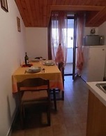 Apartments and Rooms Ana
