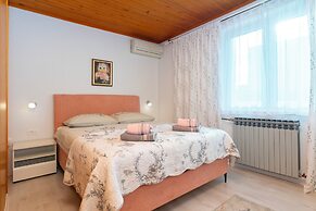 Apartment Lemona