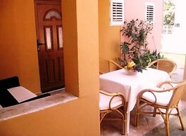 Apartment Dina